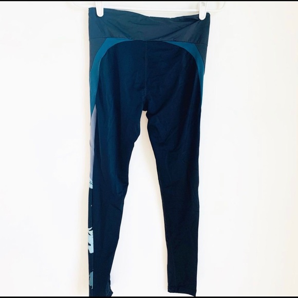 Maaji Fling Leggings Black Floral Side Panel - Picture 2 of 5